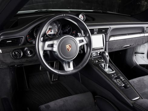 Used 2016 Porsche 911 Carrera 4 GTS AWD/4WD image 4