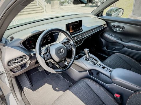 Used 2025 Honda HR-V Sport image 11
