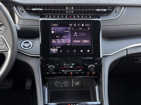 New 2025 Jeep Grand Cherokee L Altitude AWD/4WD image 14