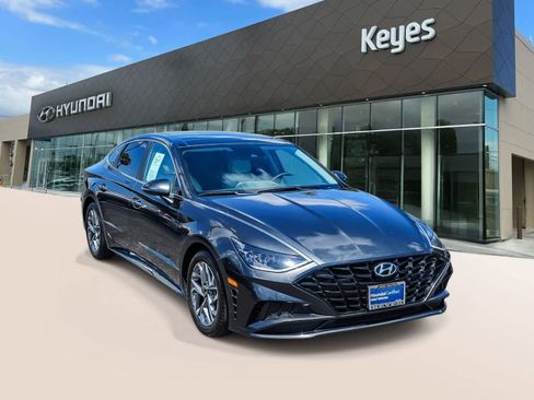 Certified 2023 Hyundai Sonata SEL w/ Convenience Package FWD image 3