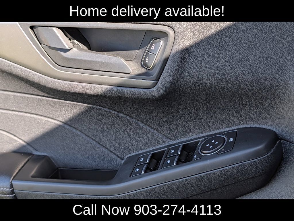 Used 2025 Ford Escape Active AWD/4WD image 26