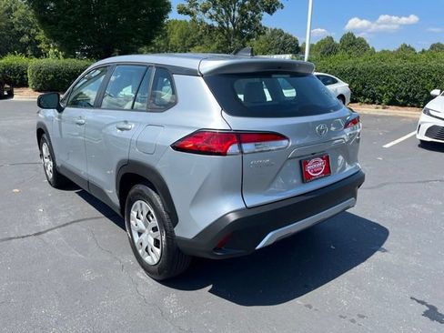 Used 2025 Toyota Corolla Cross L FWD image 11