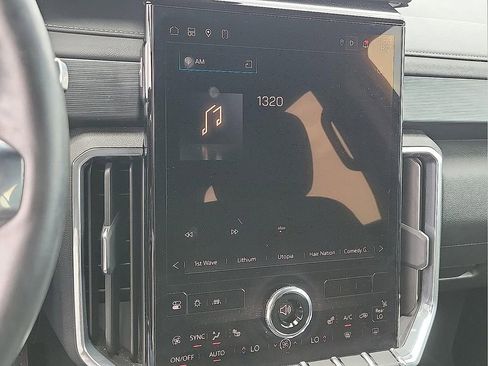 Used 2025 GMC Acadia Elevation image 15