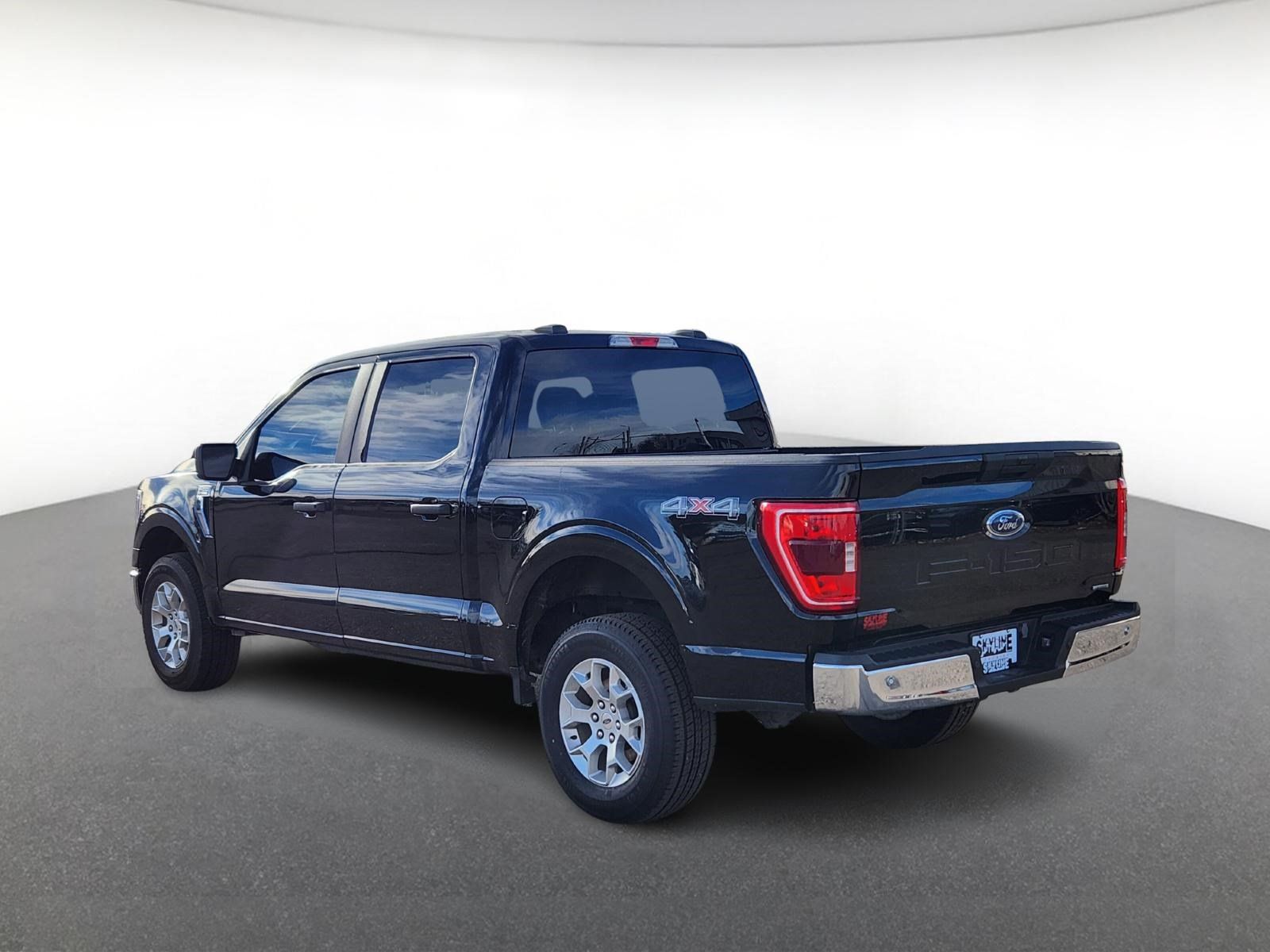 Used 2023 Ford F150 XLT AWD/4WD image 4