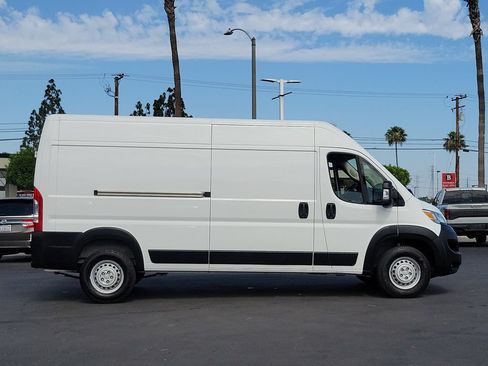 Used 2025 RAM ProMaster 2500 w/ Convenience Group FWD image 31
