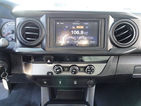 Used 2017 Toyota Tacoma SR5 RWD image 14