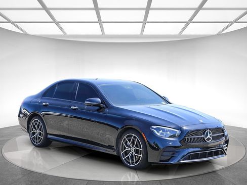 Used 2022 Mercedes-Benz E 350 Sedan image 4