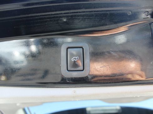 Used 2015 Toyota Highlander Limited Platinum AWD/4WD image 35
