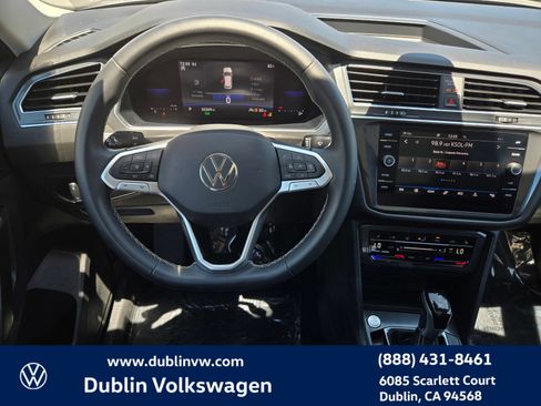 Certified 2023 Volkswagen Tiguan SE w/ Panoramic Sunroof Package AWD/4WD image 12