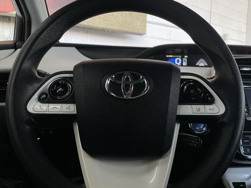 Used 2017 Toyota Prius Two image 26