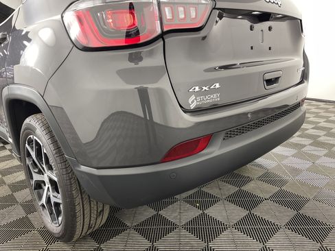 Used 2024 Jeep Compass Limited image 6