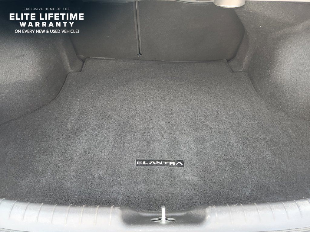 Used 2023 Hyundai Elantra Limited FWD image 32