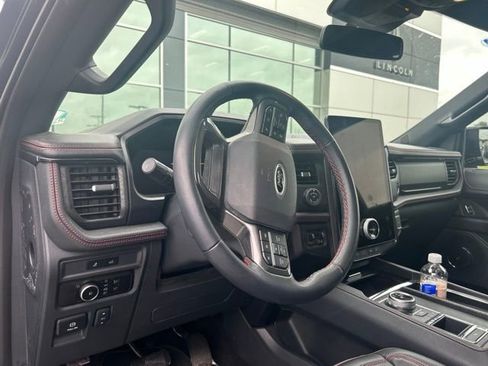 Used 2023 Ford Expedition Limited RWD image 9