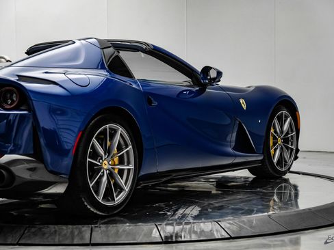 Used 2022 Ferrari 812 GTS RWD image 25