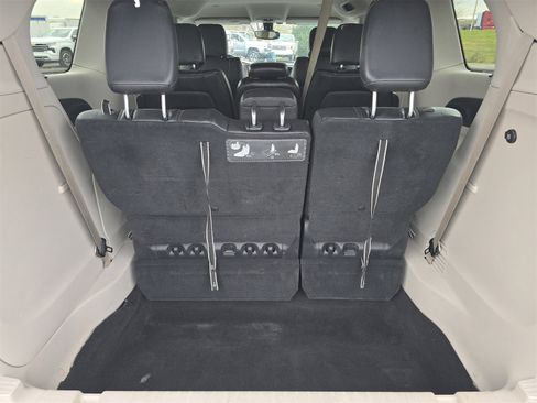 Used 2017 Chrysler Pacifica Touring-L image 19