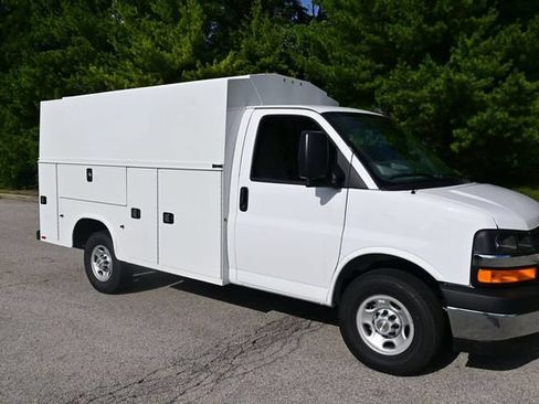 New 2026 Chevrolet Express 3500 w/ Power Convenience Package RWD image 6