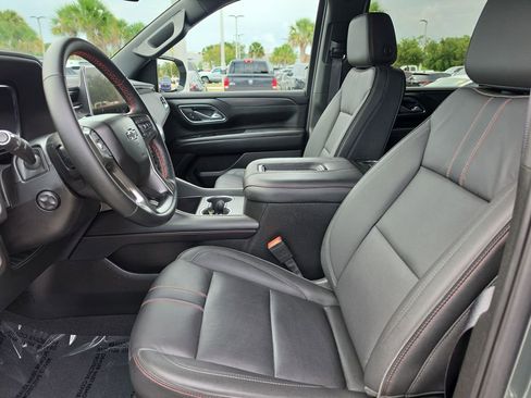 Used 2024 Chevrolet Suburban RST w/ Luxury Package RWD image 9