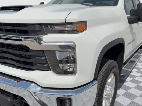 Certified 2025 Chevrolet Silverado 3500 LT w/ Safety Package AWD/4WD image 12