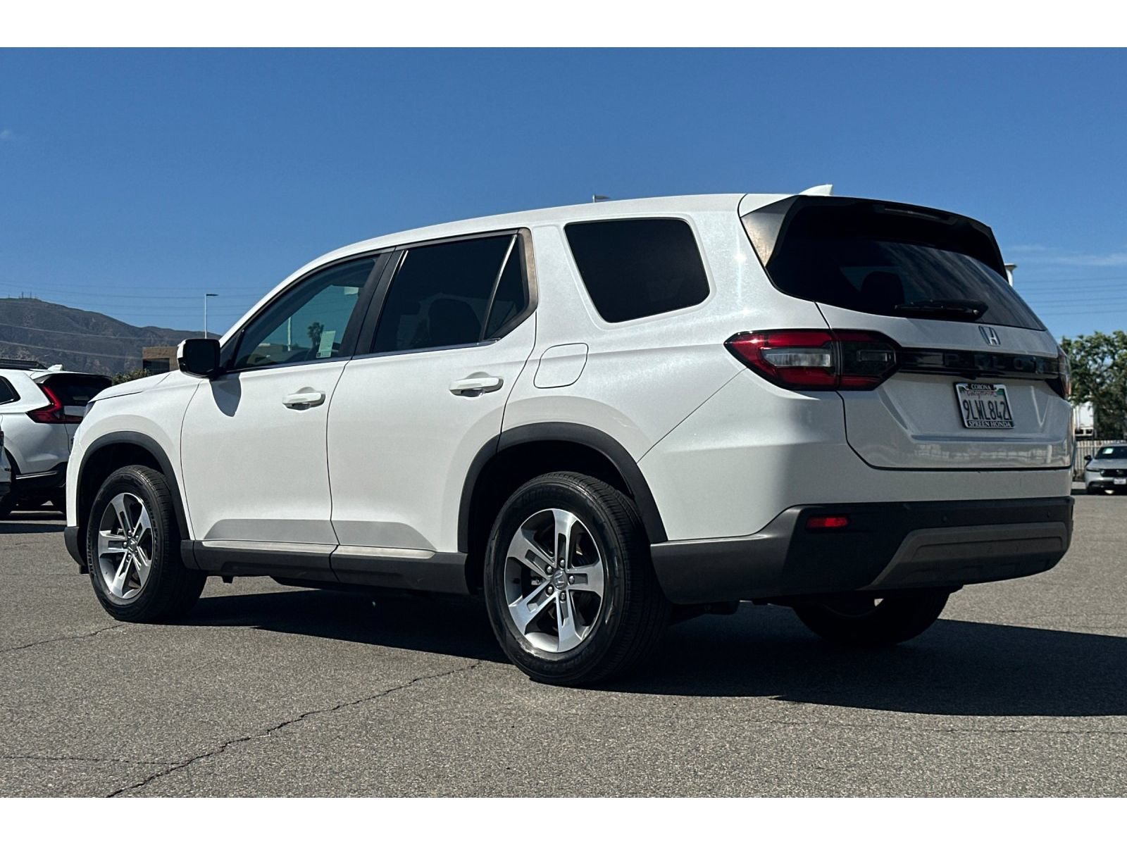 Used 2024 Honda Pilot EX-L image 3