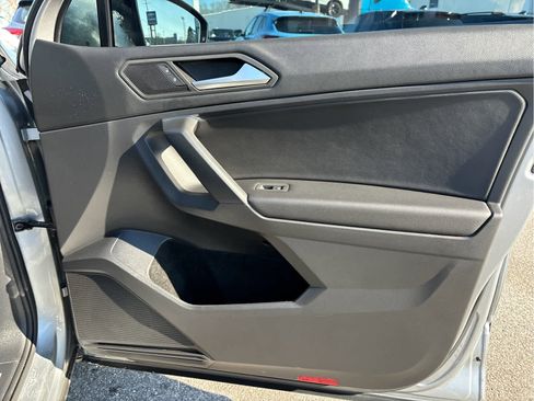 Used 2021 Volkswagen Tiguan SE R-Line image 27