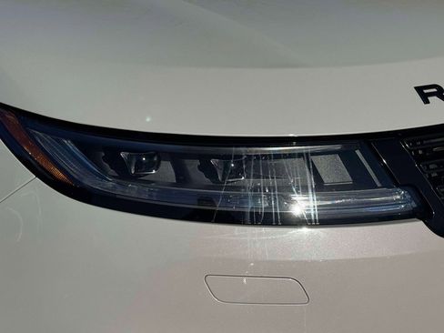 Used 2023 Land Rover Range Rover Sport SE Dynamic image 9