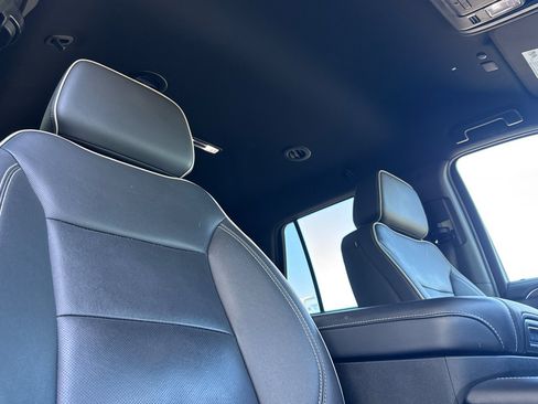 Used 2024 Chevrolet Tahoe Premier AWD/4WD image 29