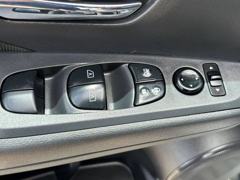 Used 2022 Nissan Kicks SV w/ Interior Electronics Package FWD image 22