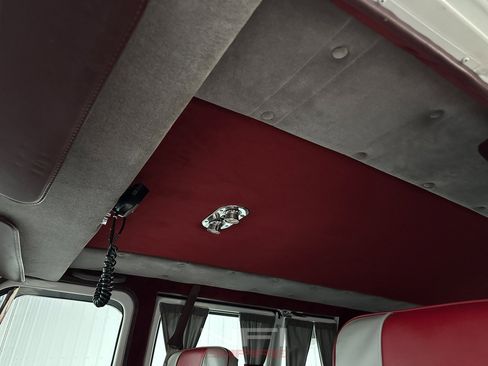 Used 1986 Chevrolet G20 image 34