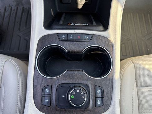 Used 2021 GMC Acadia Denali w/ Denali Ultimate Package image 40