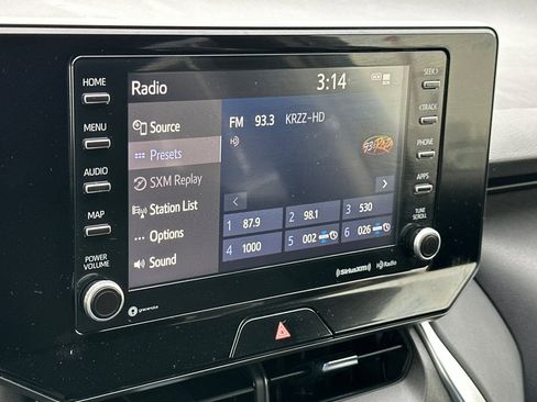 Certified 2022 Toyota Venza LE image 18