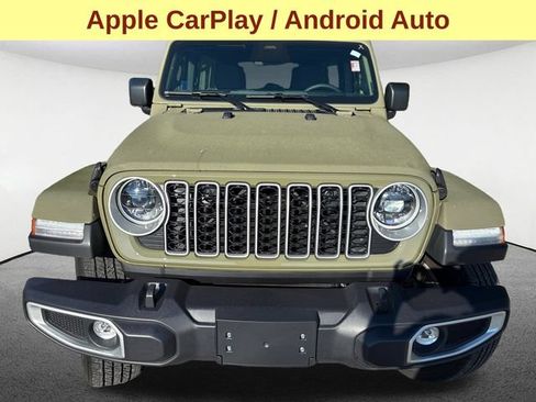 Used 2026 Jeep Wrangler Unlimited Sahara AWD/4WD image 4