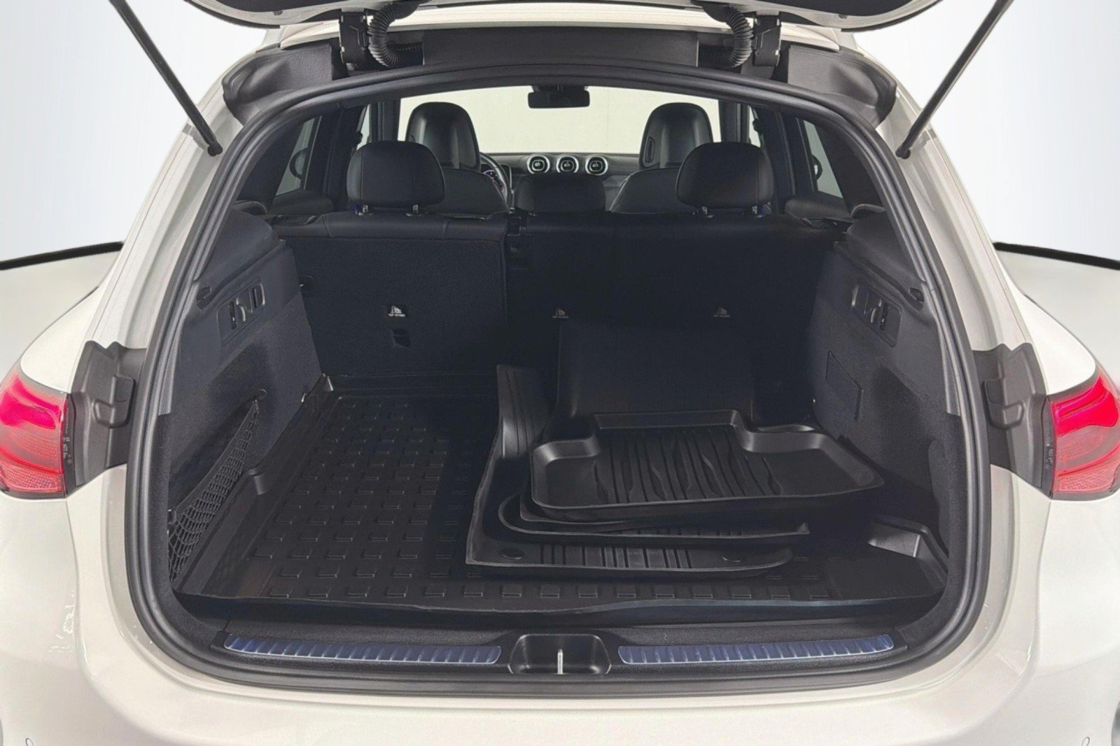 Certified 2024 Mercedes-Benz GLC 300 image 25