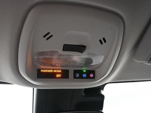 Used 2025 Chevrolet Trax LT FWD image 18