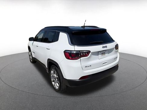 Used 2025 Jeep Compass Limited image 11
