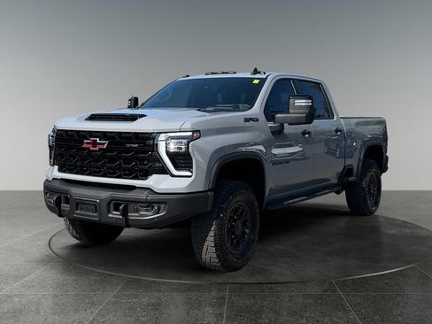 Used 2025 Chevrolet Silverado 2500 ZR2 w/ ZR2 Bison Edition AWD/4WD image 3