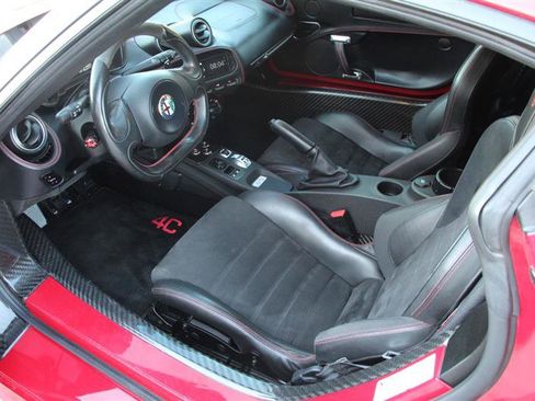 Used 2015 Alfa Romeo 4C Launch Edition w/ Convenience Group RWD image 10