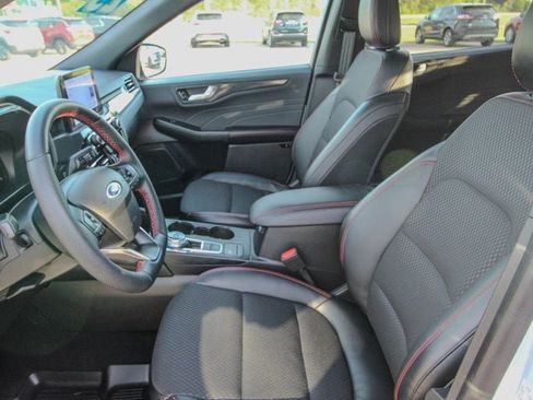 Used 2025 Ford Escape ST-Line Select AWD/4WD image 13