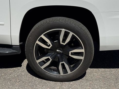 Used 2019 Chevrolet Suburban Premier AWD/4WD image 17