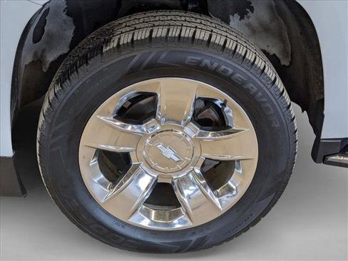 Used 2019 Chevrolet Suburban Premier image 29