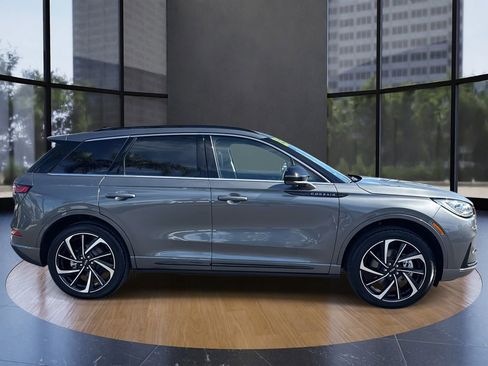 Used 2025 Lincoln Corsair Grand Touring w/ Equipment Group 301A image 2