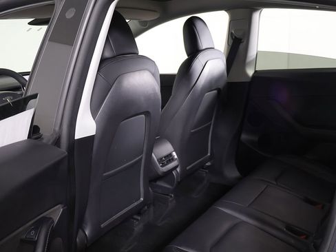 Used 2022 Tesla Model Y Long Range image 29