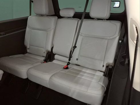 Certified 2025 Ford Expedition Max Platinum w/ Driver's Package AWD/4WD image 25