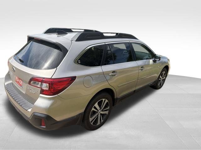 Used 2018 Subaru Outback 3.6R Limited AWD/4WD image 3