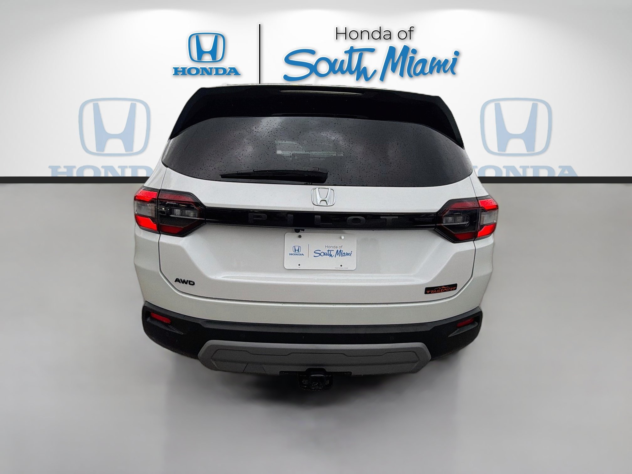 Used 2025 Honda Pilot TrailSport image 6