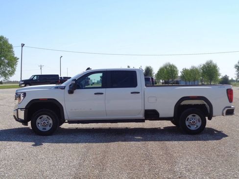 Used 2024 GMC Sierra 2500 Pro w/ Convenience Package AWD/4WD image 2
