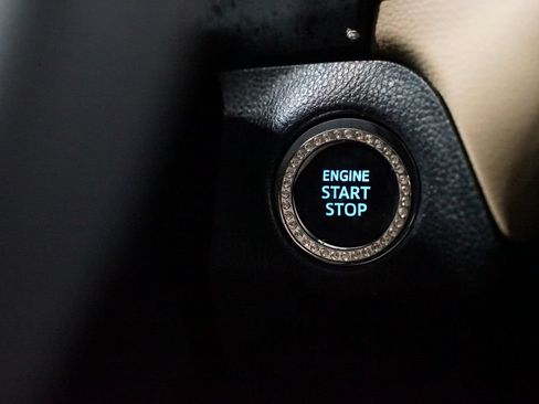 Certified 2022 Toyota RAV4 XLE Premium FWD image 22
