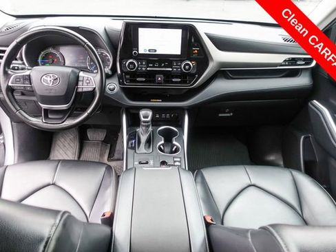 Certified 2023 Toyota Highlander XLE image 4