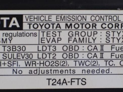 Used 2025 Toyota 4Runner Limited AWD/4WD image 31