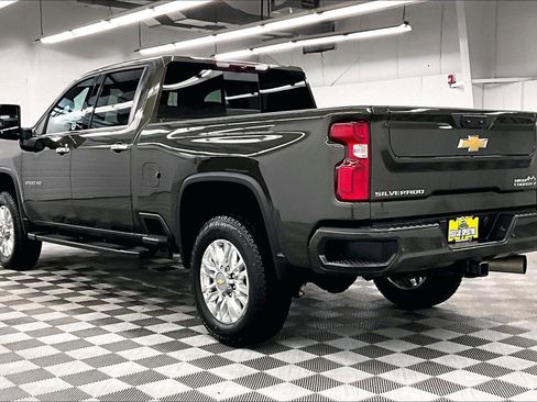 Used 2022 Chevrolet Silverado 3500 High Country w/ Safety Package II AWD/4WD image 3