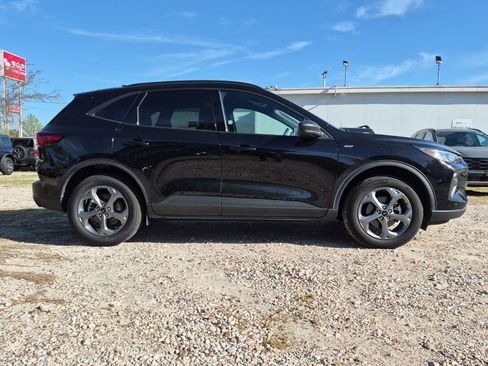 Used 2025 Ford Escape ST-Line image 3